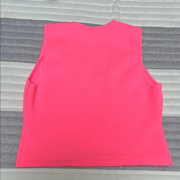 Express Women's Hot Pink Sleeveless Top - Picture 3 of 4